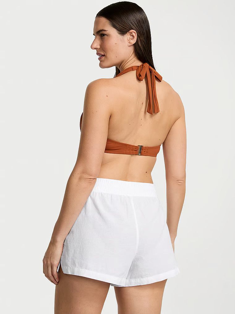 Lniane szorty na plażę Cover-Up Shorts. Produkt ma kolor biały i pochodzi z kolekcji Victoria's Secret Swim. 