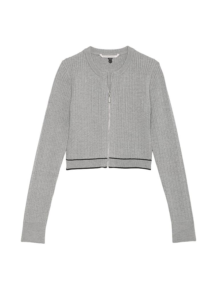 Kardigan z dzianiny zapinany na suwak Luxe Cable-Knit. Produkt ma kolor szary i pochodzi z kolekcji Victoria's Secret. 
