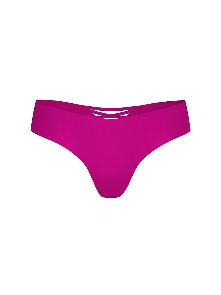 Stringi bezszwowe z paseczkami z tyłu No-Show Strappy. Produkt ma kolor purpurowy i pochodzi z kolekcji No-Show. 