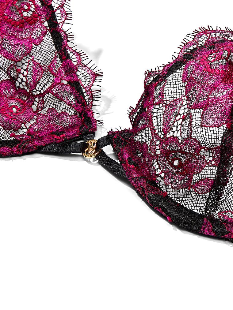 Na zdjęciu widoczny jest detal, zbliżenie na biustonosz nieusztywniany koronkowy Rose Lace Demi.