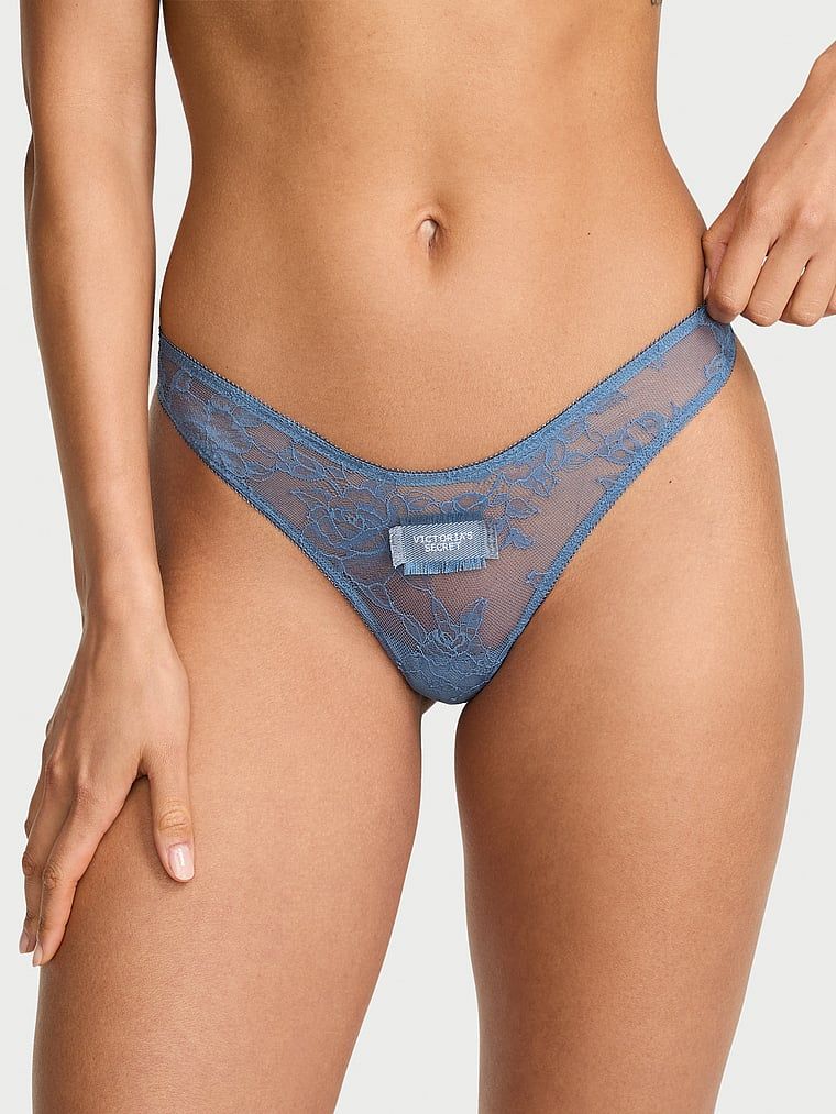 Stringi koronkowe Denim Patch. Produkt ma kolor niebieski i pochodzi z kolekcji Very Sexy. 