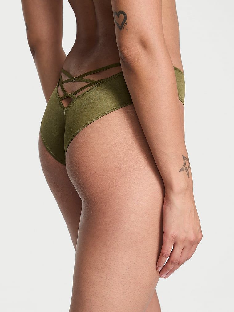 Majtki z paseczkami z tyłu i wysoko wyciętymi nogawkami Strappy-Back Cheeky. Produkt ma kolor zielony i pochodzi z kolekcji Very Sexy. 
