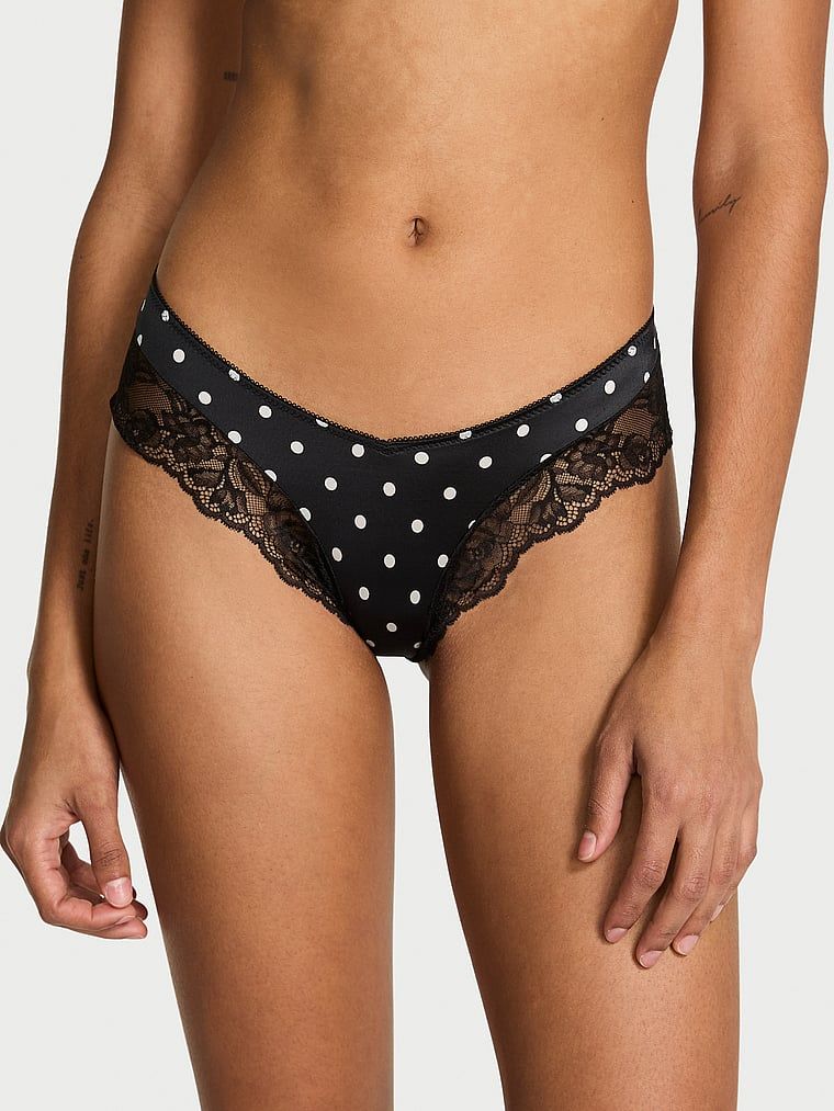 Majtki z koronką na krawędziach i wysoko wyciętymi nogawkami Lace-Trim Cheeky. Produkt jest wzorzysty i pochodzi z kolekcji Very Sexy. 
