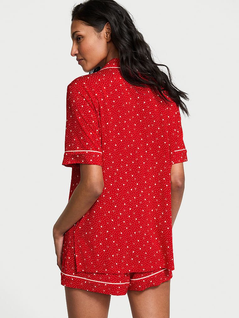 Piżama z modalu z szortami. Produkt ma kolor wzorzysty i pochodzi z kolekcji Victoria's Secret. 