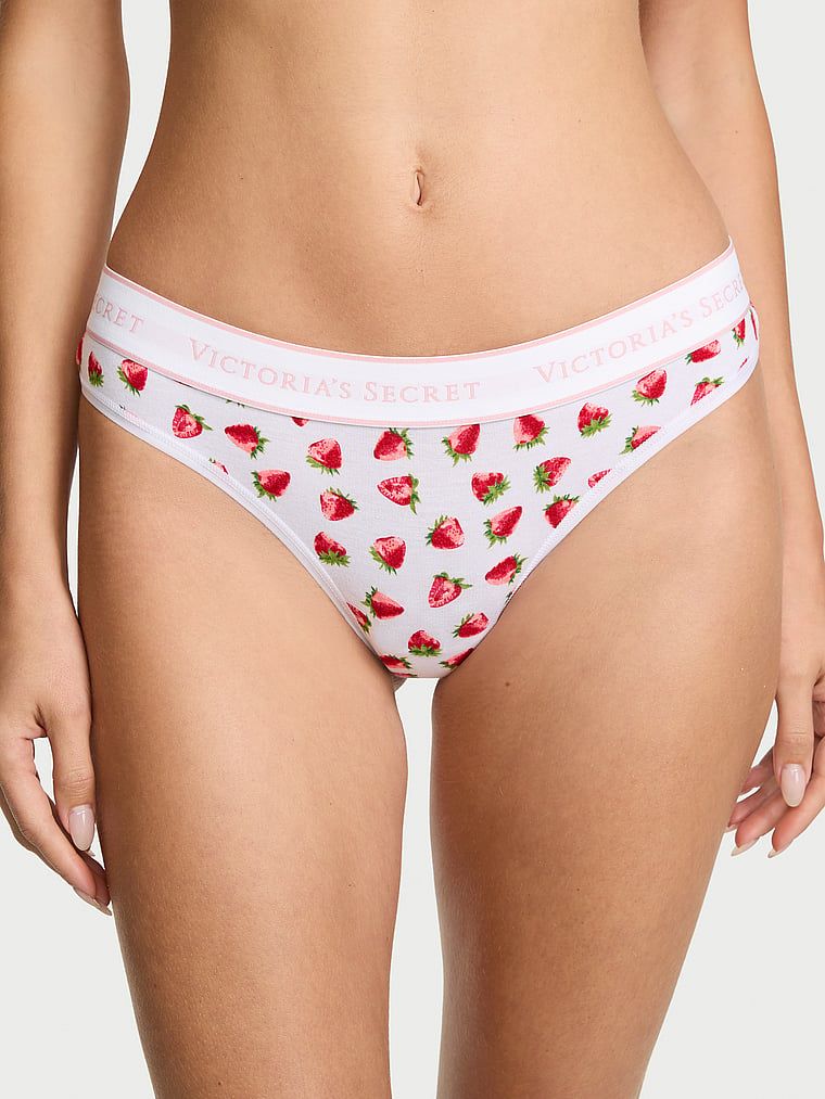 Stringi bawełniane z logo w talii. Produkt jest wzorzysty i pochodzi z kolekcji Cotton. 