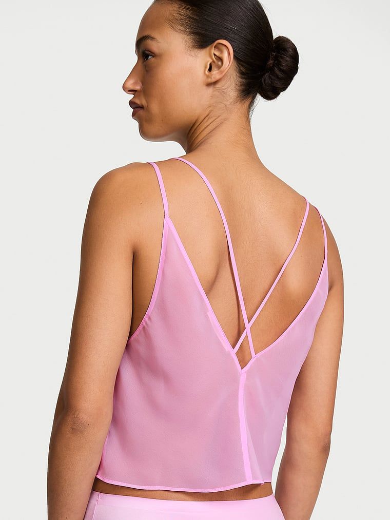 Top z szyfonu do spania. Produkt ma kolor różowy i pochodzi z kolekcji Victoria's Secret. 
