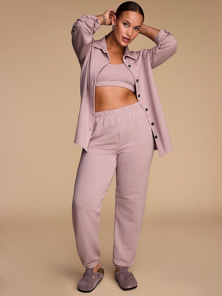 Spodnie dresowe z modalu Brushed Jogger. Produkt ma kolor czerwony i pochodzi z kolekcji Victoria's Secret. 