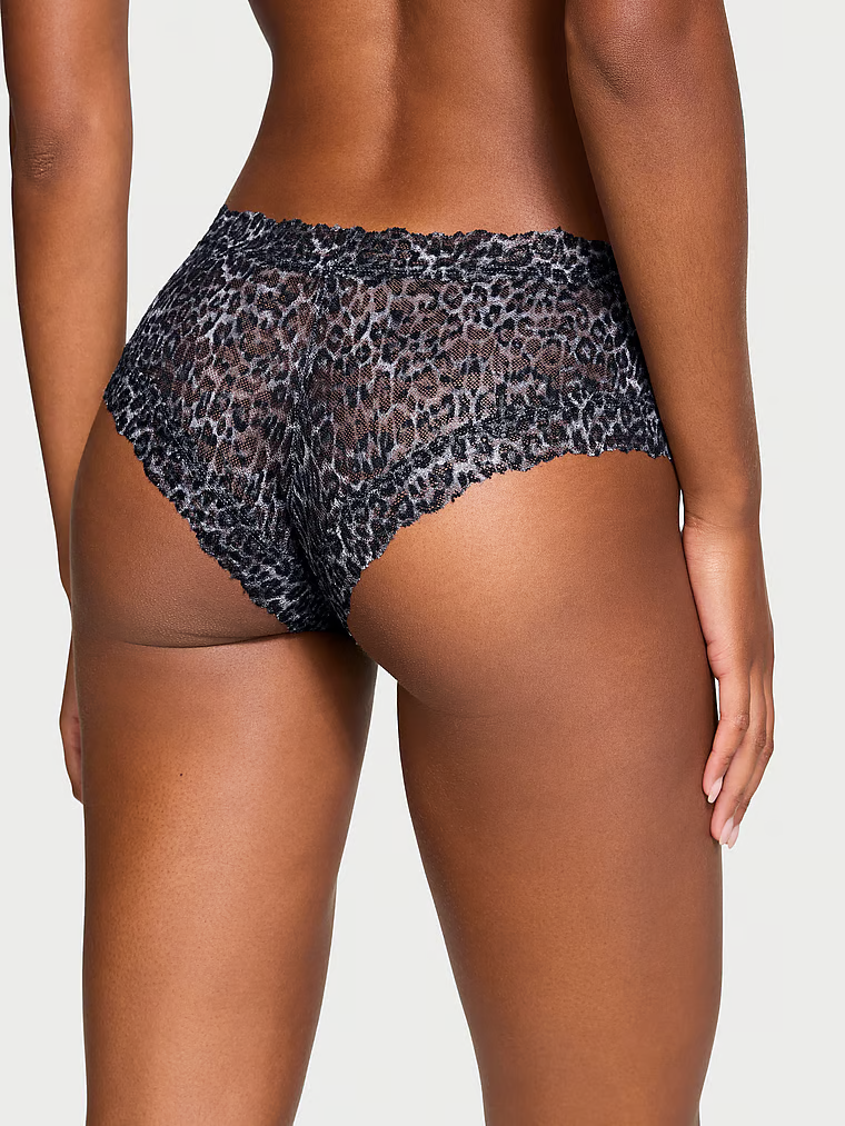 Majtki z koronką Lace Cheeky. Produkt ma wzór z motywem zwierzęcym i pochodzi z kolekcji Lacie. 