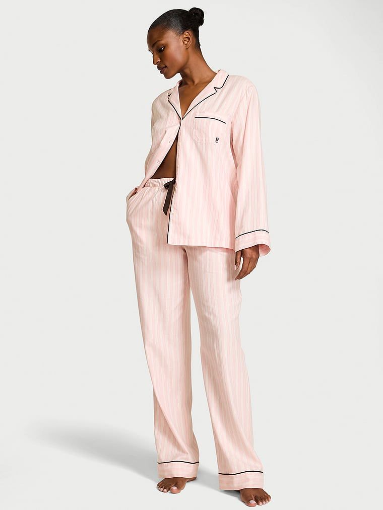Flanelowa piżama z długimi spodniami. Produkt jest wzorzysty i pochodzi z kolekcji Victoria's Secret. 