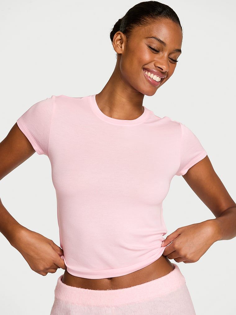 T-shirt z modalu do spania. Produkt ma kolor różowy i pochodzi z kolekcji Victoria's Secret. 