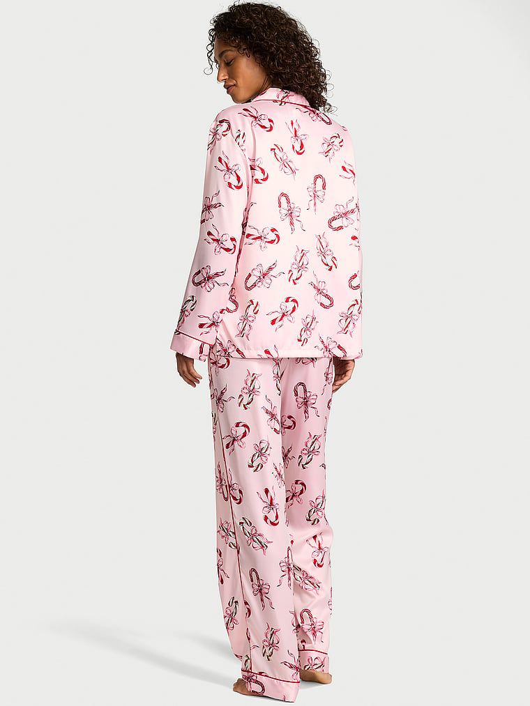 Piżama satynowa błyszcząca z długimi rękawami Glazed Satin. Produkt jest wzorzysty i pochodzi z kolekcji Victoria's Secret. 