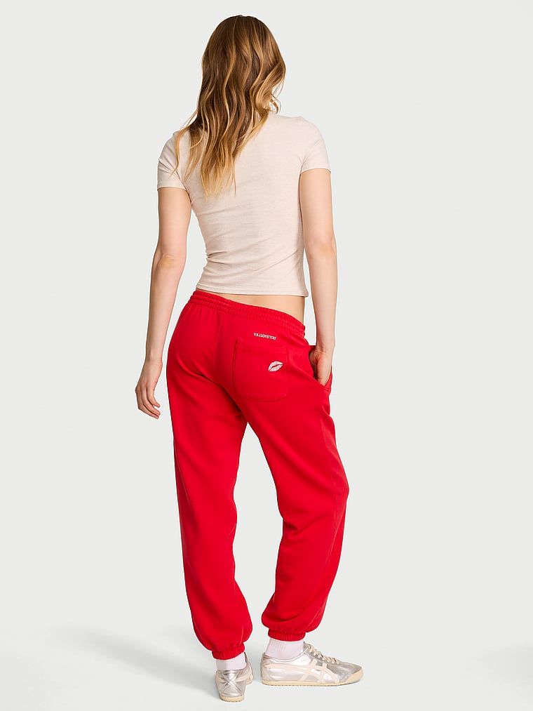 Spodnie dresowe Off-Duty. Produkt ma kolor czerwony i pochodzi z kolekcji Angel Essentials. 