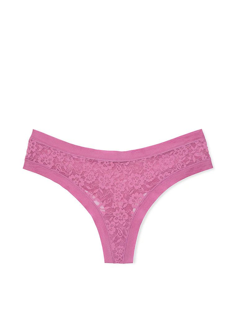Stringi koronkowe No-Show Lace. Produkt ma kolor różowy i pochodzi z kolekcji No-Show. 