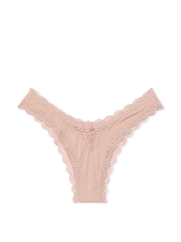 Majtki brazyliany z koronką Lace Trim Brazilian. Produkt ma kolor beżowy i pochodzi z kolekcji Dream Angels. 