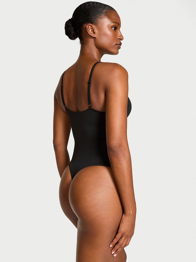 Body z push-upem Luxe Contour. Produkt ma kolor czarny i pochodzi z kolekcji Victoria's Secret. 