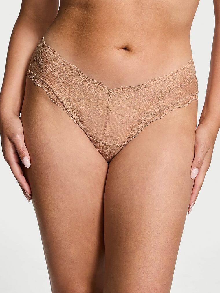 Very Sexy Majtki koronkowe z wysoko wyciętymi nogawkami Rose Lace Cheeky