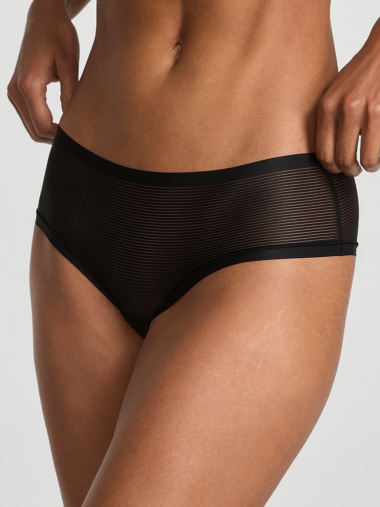 Majtki w siateczkowe paski Stripe Mesh Cheeky. Produkt ma kolor czarny i pochodzi z kolekcji No-Show. 