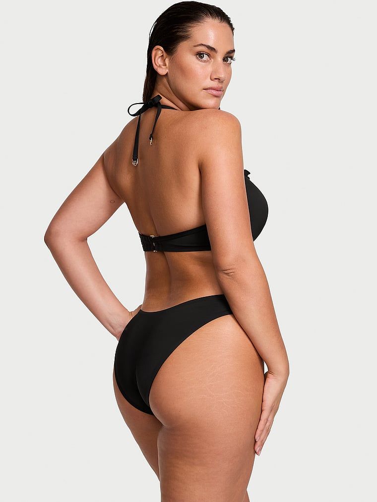 Dół od bikini Essential Brazilian. Produkt ma kolor czarny i pochodzi z kolekcji Victoria's Secret Swim. 