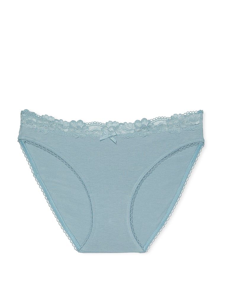 Majtki bawełniane z koronką w talii Lace-Waist Bikini. Produkt ma kolor niebieski i pochodzi z kolekcji Victoria's Secret. 