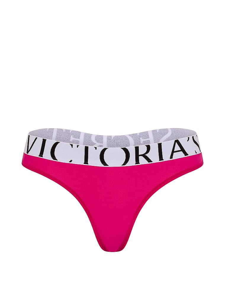 Stringi z logo Cool. Produkt ma kolor różowy i pochodzi z kolekcji Victoria's Secret. 