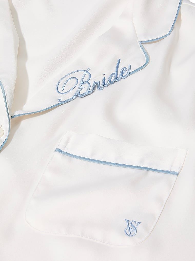 Piżama satynowa z długimi rękawami dla Panny Młodej Signature Bride. Produkt ma kolor biały i pochodzi z kolekcji Victoria's Secret. 