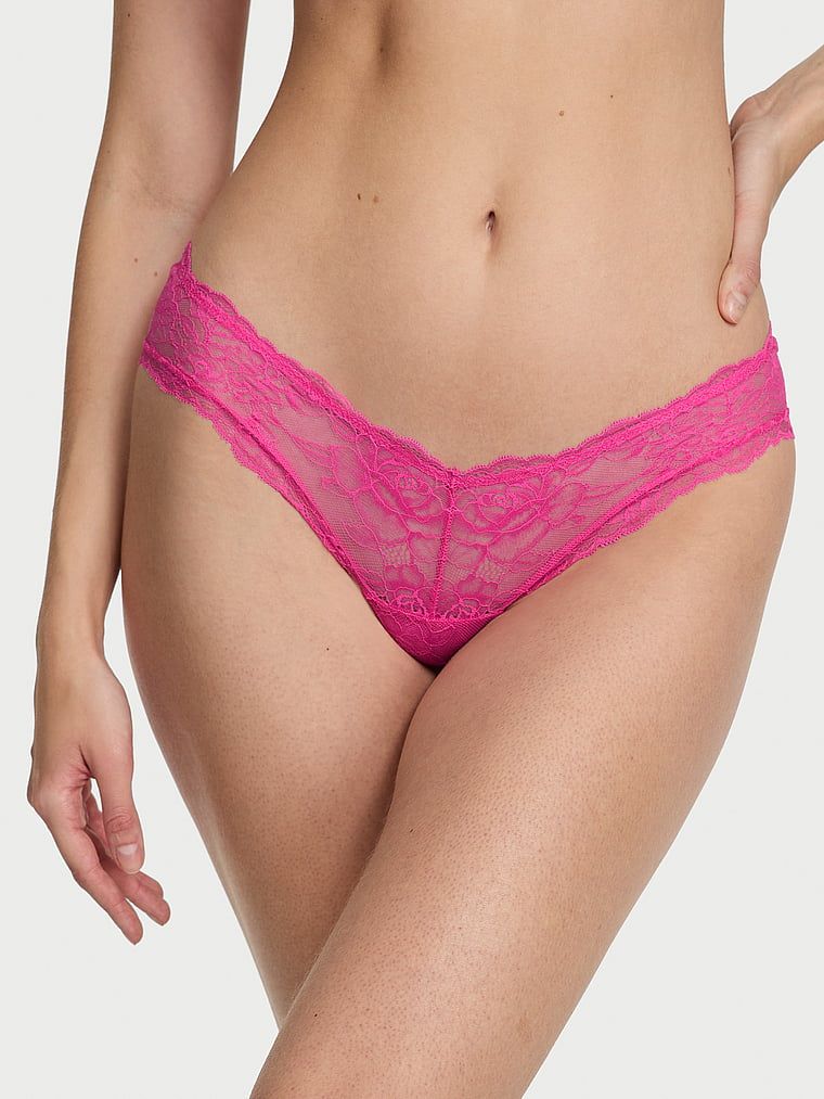 Majtki koronkowe z wysoko wyciętymi nogawkami Rose Lace Cheeky. Produkt ma kolor różowy i pochodzi z kolekcji Very Sexy. 