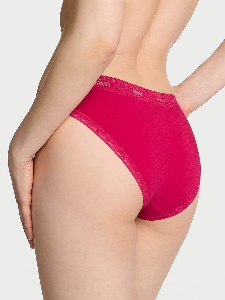 Majtki bawełniane z koronką szydełkową Bikini. Produkt ma kolor różowy i pochodzi z kolekcji Lace Trim. 