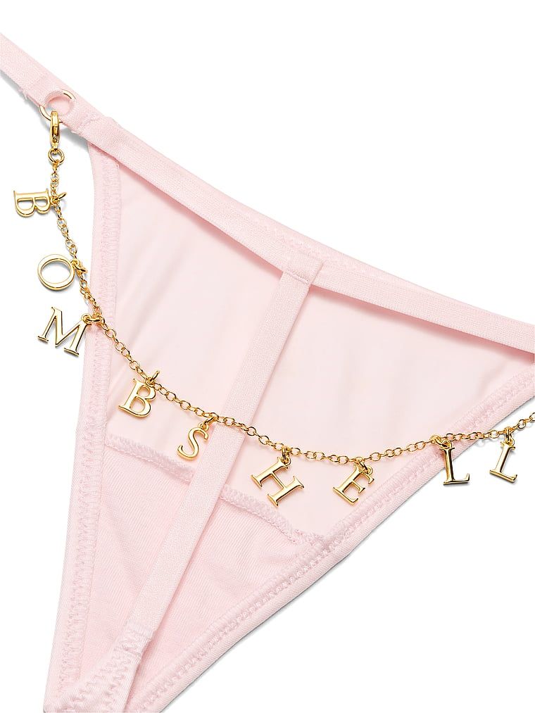 Stringi z łańcuszkiem z tyłu Charm. Produkt ma kolor różowy i pochodzi z kolekcji Very Sexy. 