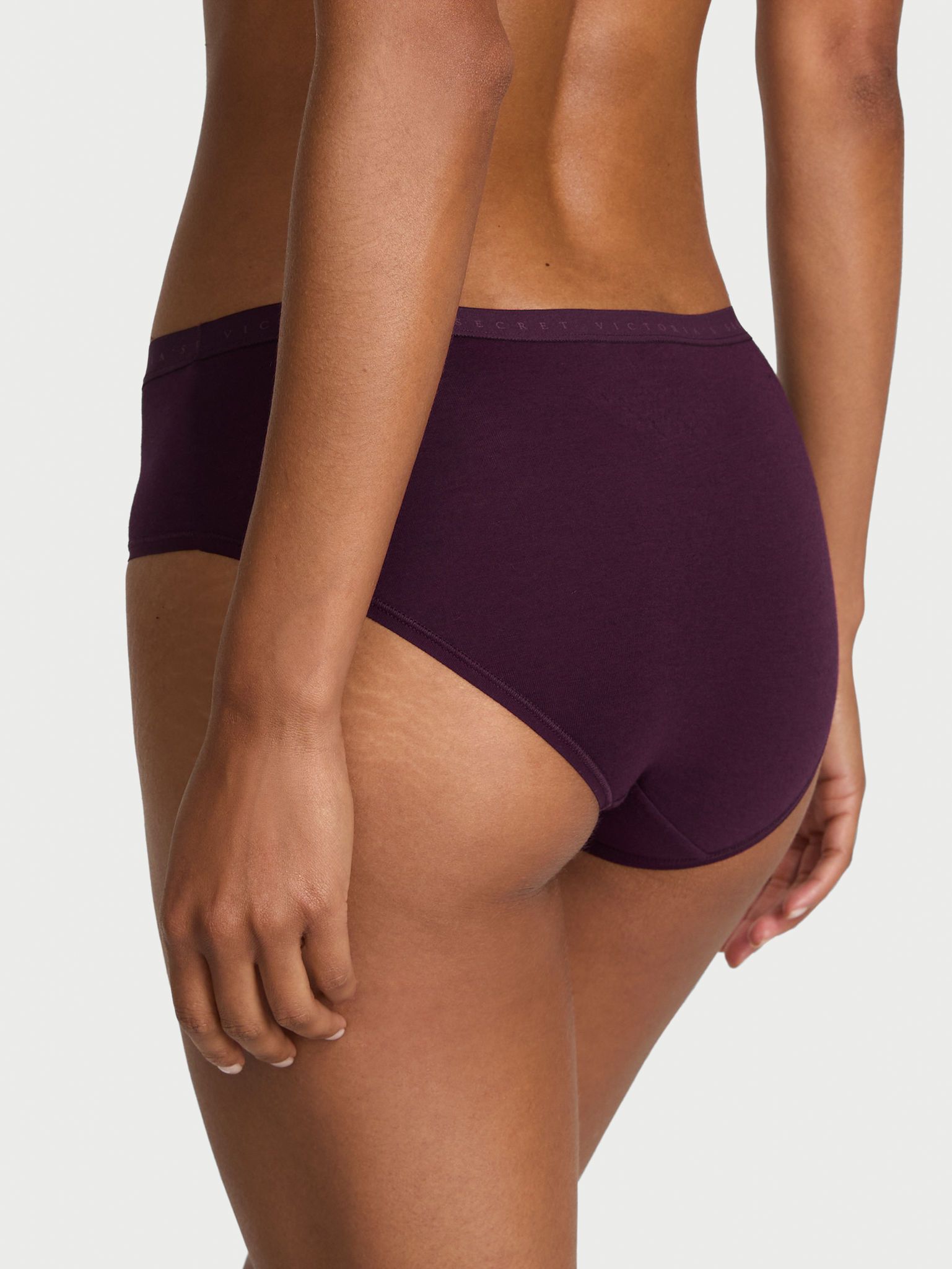 Majtki bawełniane Hiphugger. Produkt ma kolor purpurowy i pochodzi z kolekcji Victoria's Secret. 