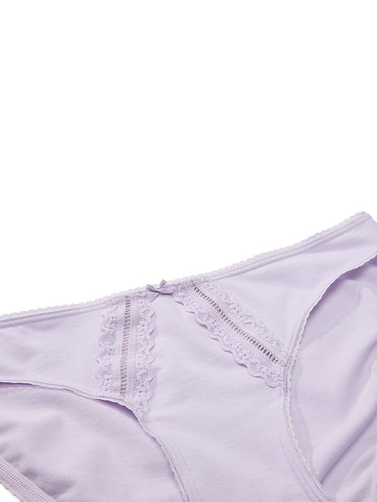 Majtki bawełniane z koronką Bikini. Produkt ma kolor fioletowy i pochodzi z kolekcji Victoria's Secret. 