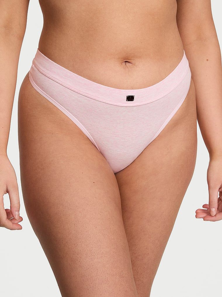 Stringi bawełniane z logo w talii Hardware. Produkt ma kolor różowy i pochodzi z kolekcji Cotton. 