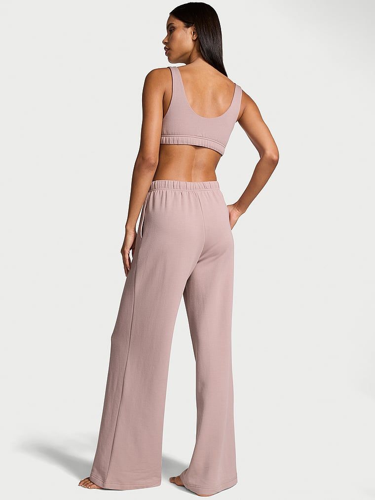 Spodnie dresowe z modalu z szerokimi nogawkami Brushed. Produkt ma kolor różowy i pochodzi z kolekcji Victoria's Secret. 