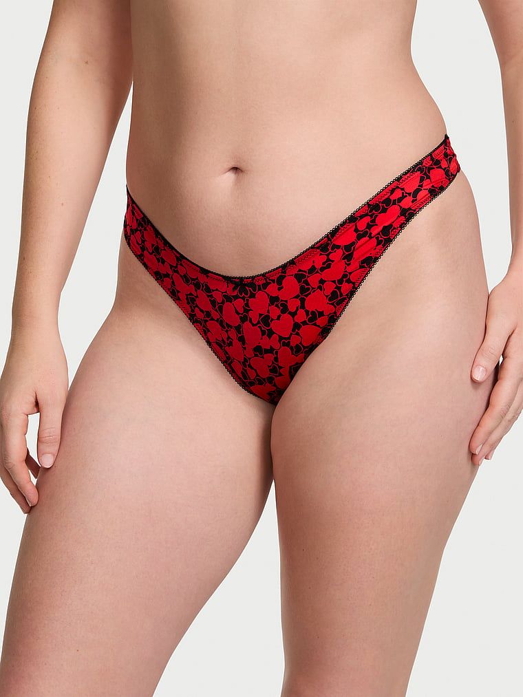 Stringi z wysoko wyciętymi nogawkami Smooth Micro. Produkt jest wzorzysty i pochodzi z kolekcji Very Sexy. 
