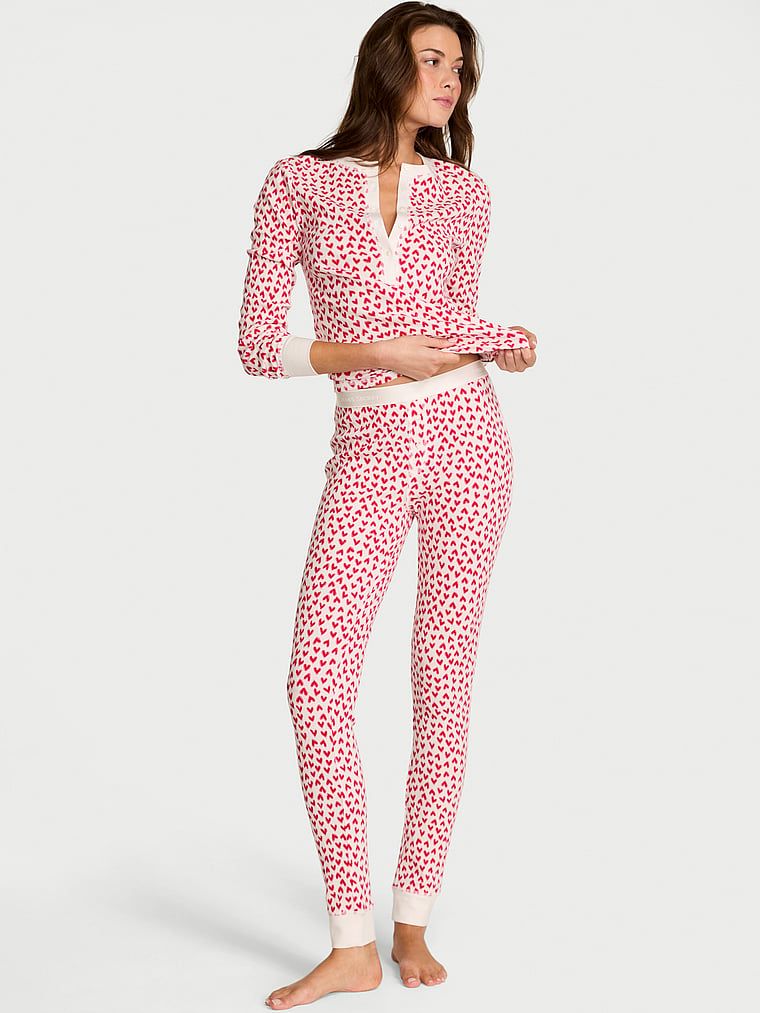 Ciepła piżama z długim rękawem Thermal. Produkt jest wzorzysty i pochodzi z kolekcji Victoria's Secret. 
