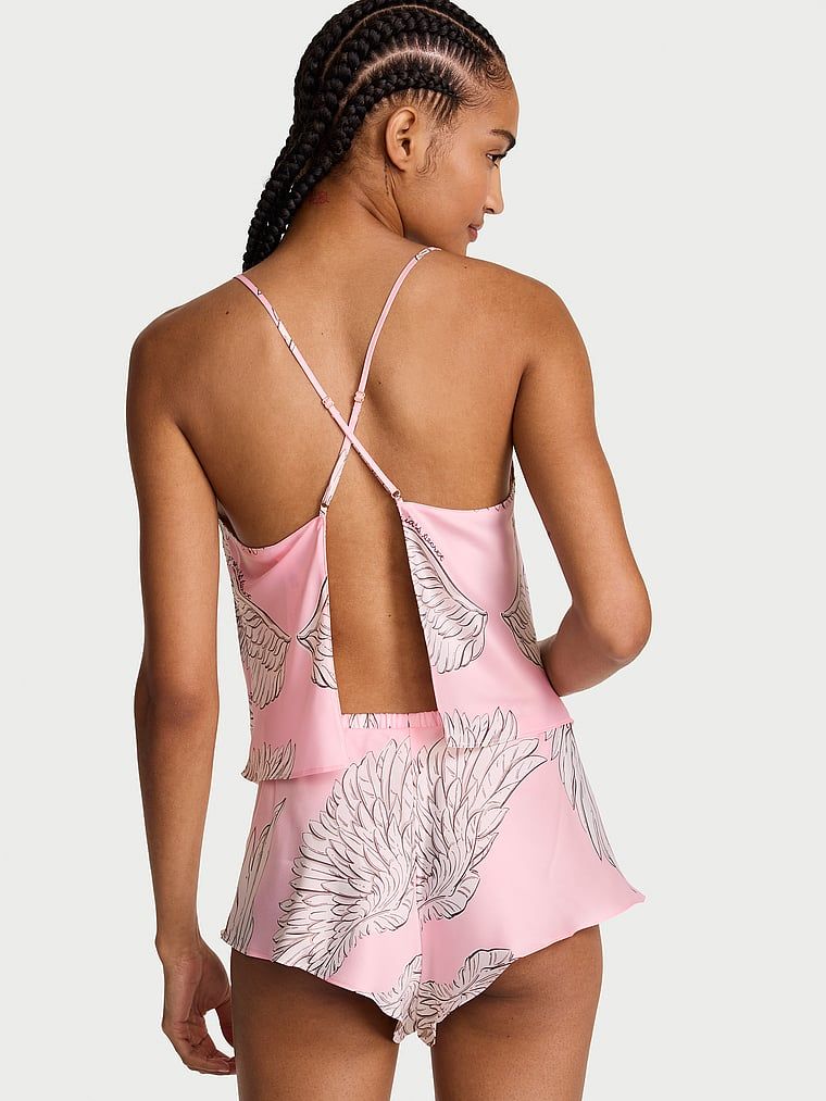 Satynowy zestaw do spania Cami Set. Produkt ma kolor wzorzysty i pochodzi z kolekcji Victoria's Secret. 