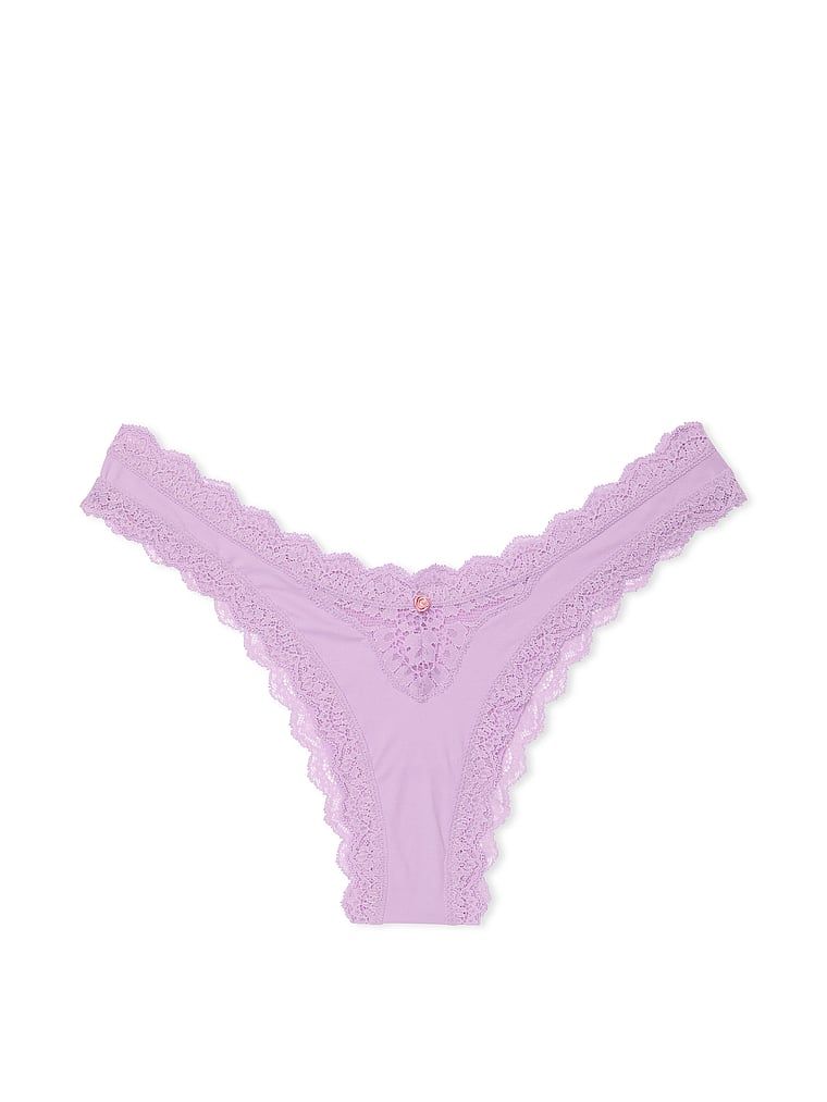 Majtki brazyliany z koronką Lace Trim Brazilian. Produkt ma kolor purpurowy i pochodzi z kolekcji Dream Angels. 