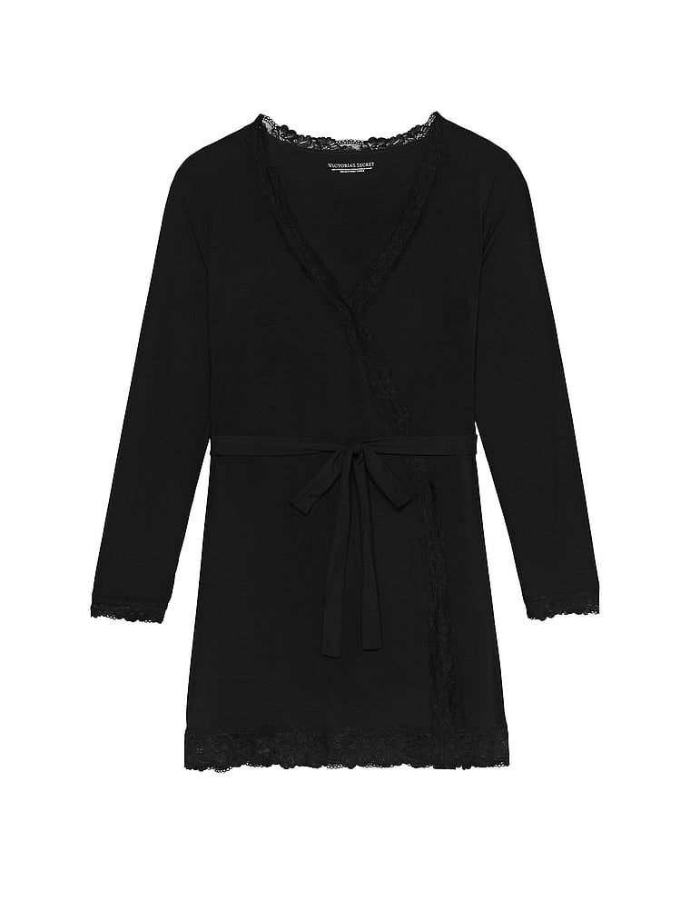Szlafrok z modalu z koronką Lace-Trim. Produkt ma kolor czarny i pochodzi z kolekcji Victoria's Secret. 