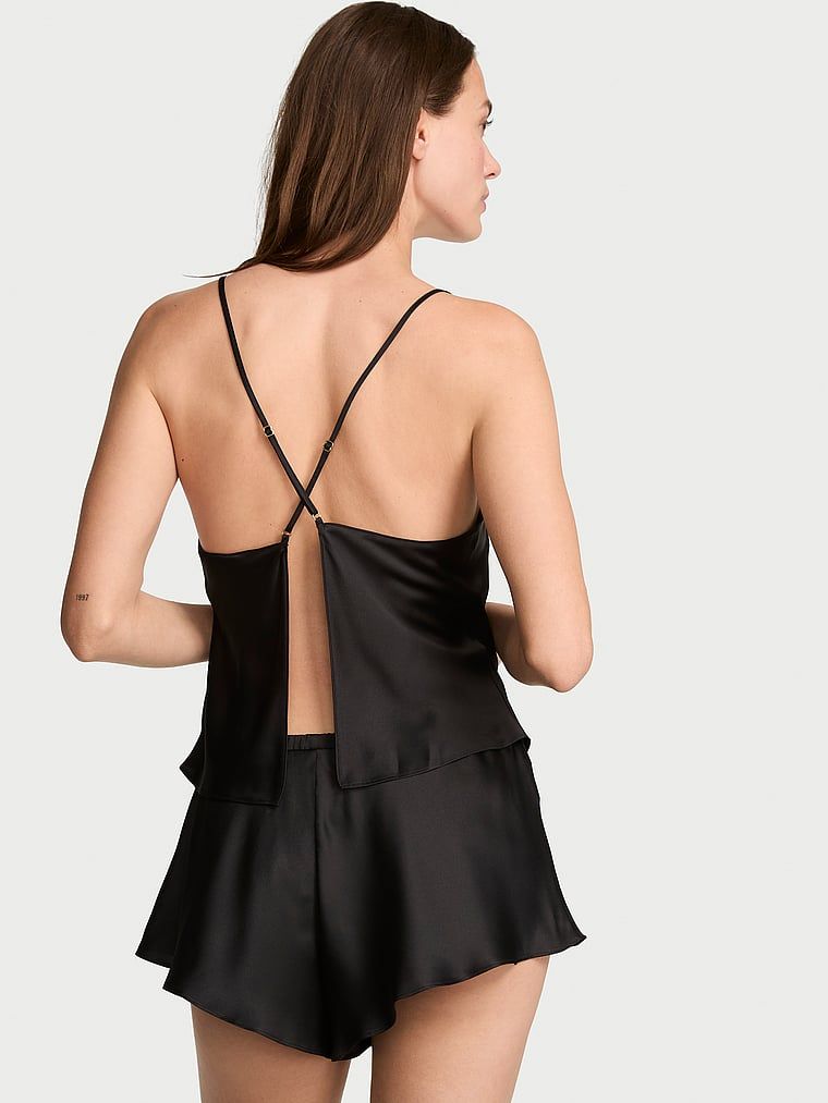 Satynowy zestaw do spania Cami Set. Produkt ma kolor czarny i pochodzi z kolekcji Victoria's Secret. 