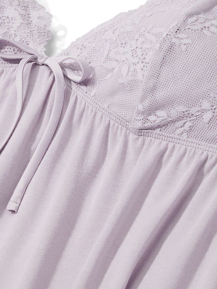 Piżama z modalu - bluzka na ramiączkach i długie spodnie SoSoft. Produkt ma kolor fioletowy i pochodzi z kolekcji Victoria's Secret. 