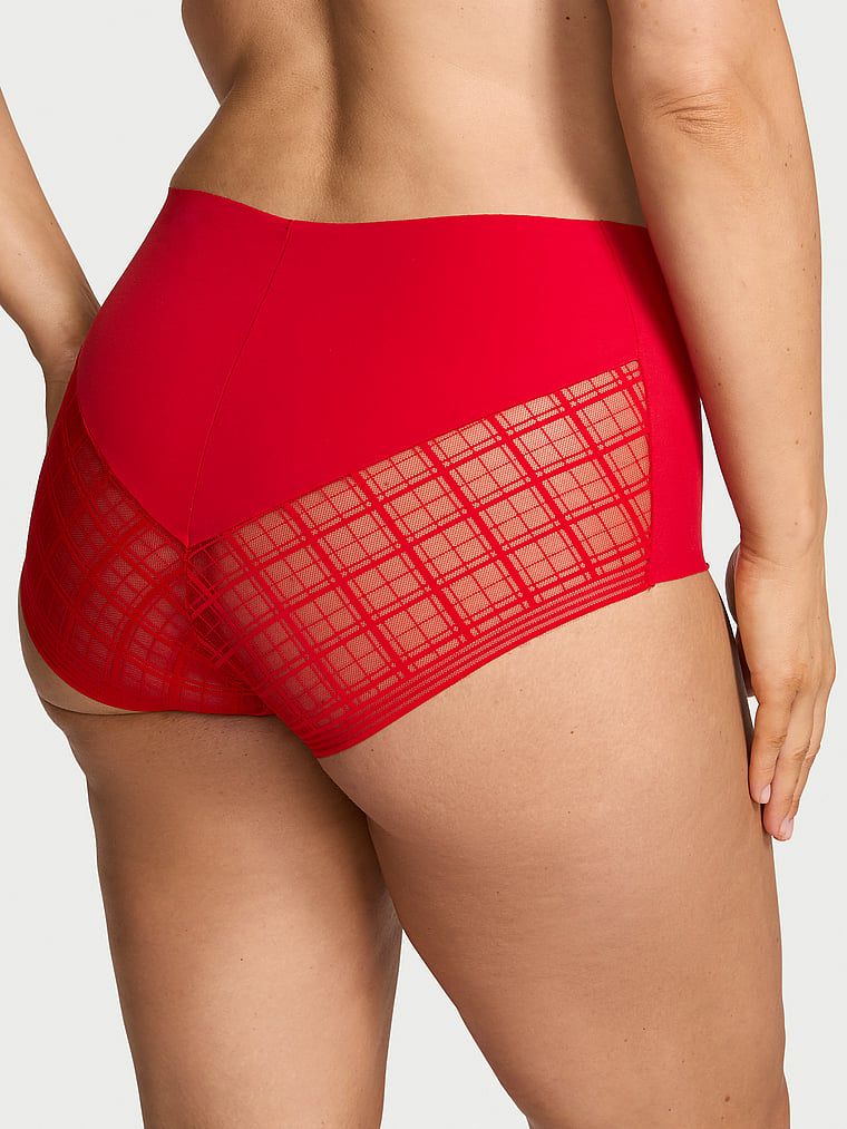 Majtki z siateczką w kratkę z tyłu No-Show Plaid Mesh Brief. Produkt ma kolor czerwony i pochodzi z kolekcji No-Show. 