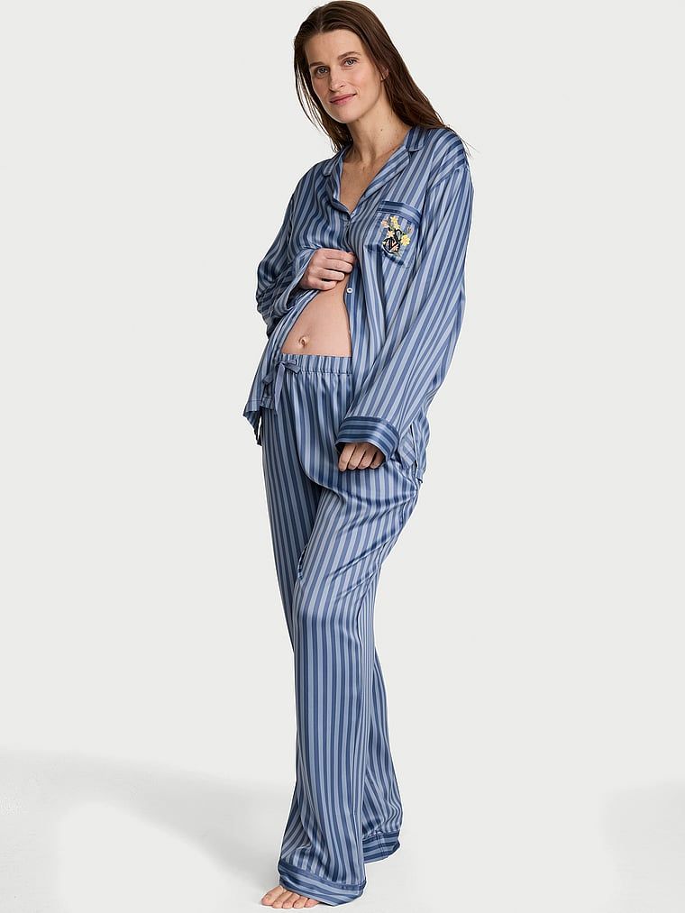 Piżama satynowa z długimi rękawami Signature. Produkt jest wzorzysty i pochodzi z kolekcji Victoria's Secret. 