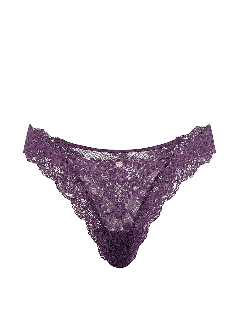 Majtki brazyliany koronkowe Brazilian. Produkt ma kolor fioletowy i pochodzi z kolekcji Dream Angels. 