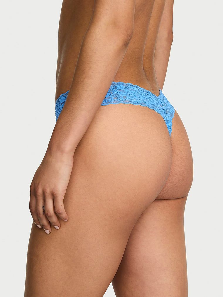 Stringi koronkowe Lace. Produkt ma kolor niebieski i pochodzi z kolekcji Lacie. 