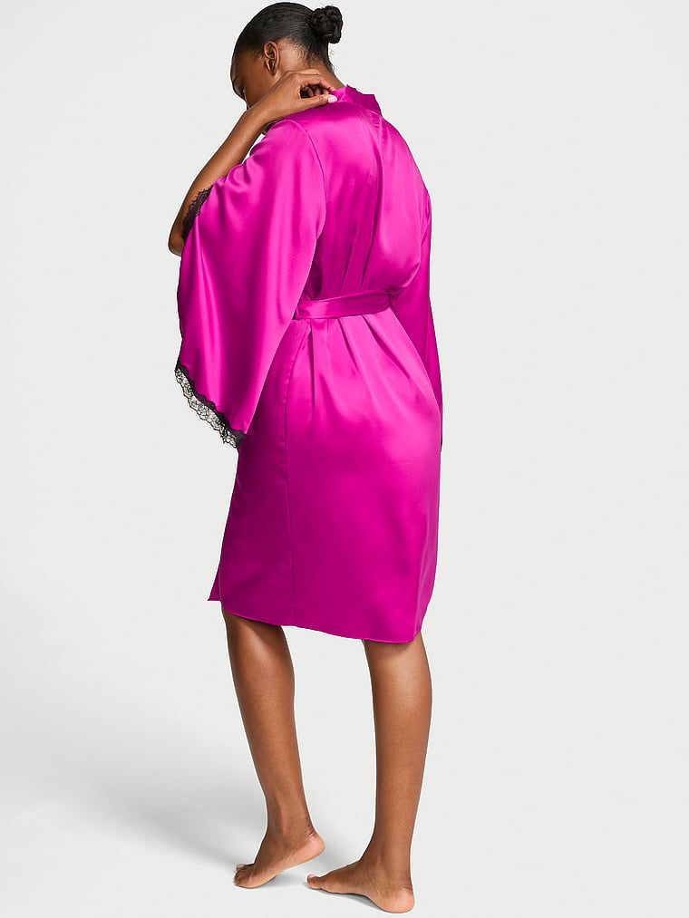 Very Sexy Szlafrok satynowy z szerokimi rękawami z koronką