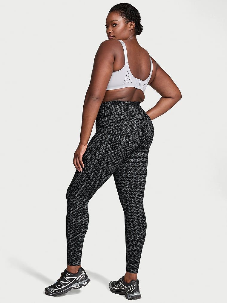 Legginsy z niską kompresją VS Elevate. Produkt jest wzorzysty i pochodzi z kolekcji VSX. 