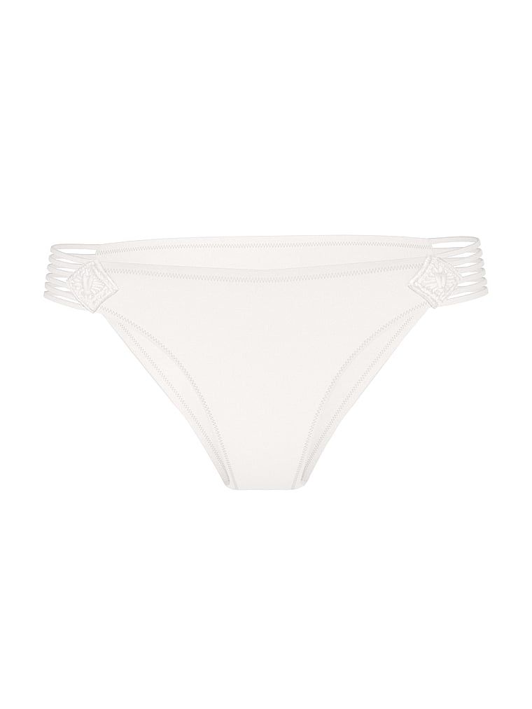 Dół od bikini Archives Beach Macrame Cheeky. Produkt ma kolor biały i pochodzi z kolekcji Victoria's Secret Swim. 