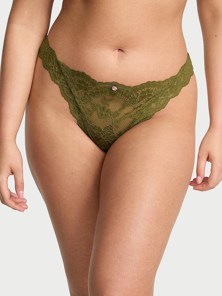 Stringi koronkowe Lace. Produkt ma kolor zielony i pochodzi z kolekcji Body by Victoria. 