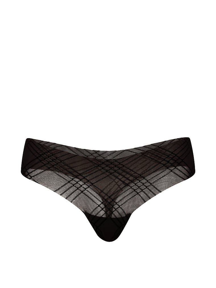 Stringi z siateczki w kratkę No-Show Plaid Mesh. Produkt ma kolor wzorzysty i pochodzi z kolekcji No-Show. 