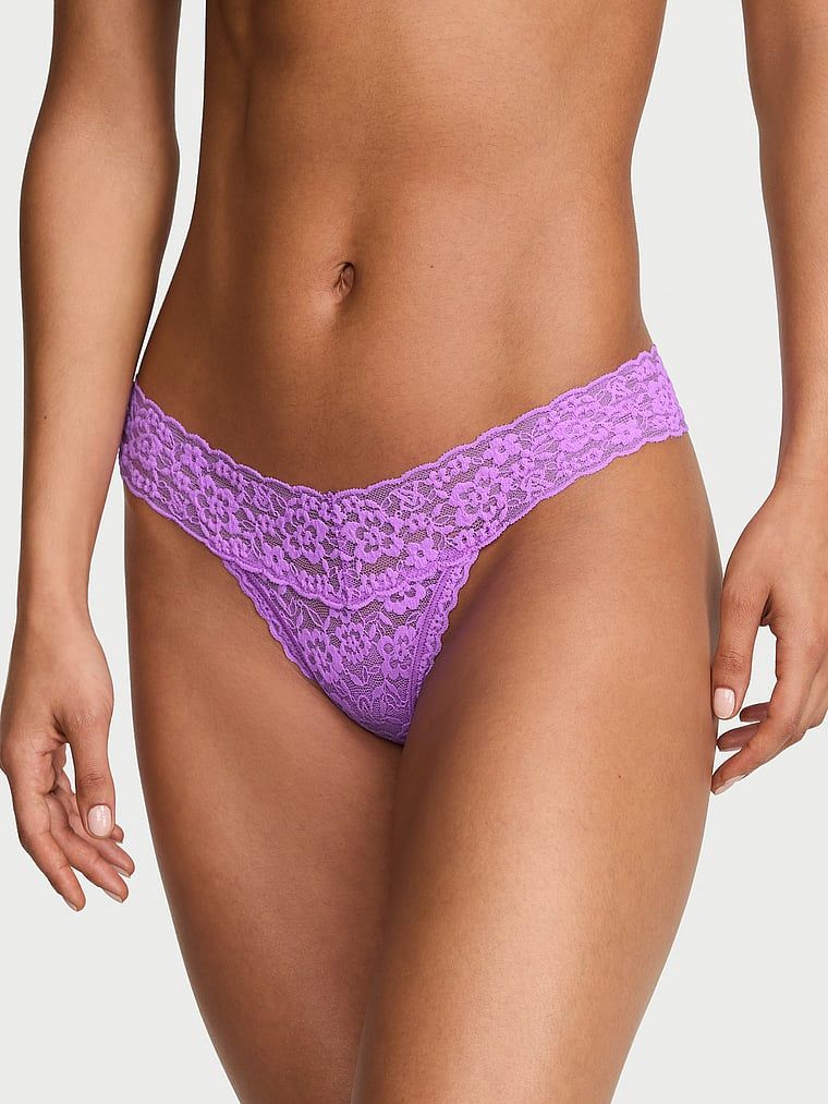 Stringi koronkowe Lace. Produkt ma kolor fioletowy i pochodzi z kolekcji Lacie. 
