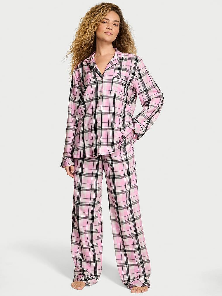 Flanelowa piżama z długimi spodniami. Produkt jest wzorzysty i pochodzi z kolekcji Victoria's Secret. 
